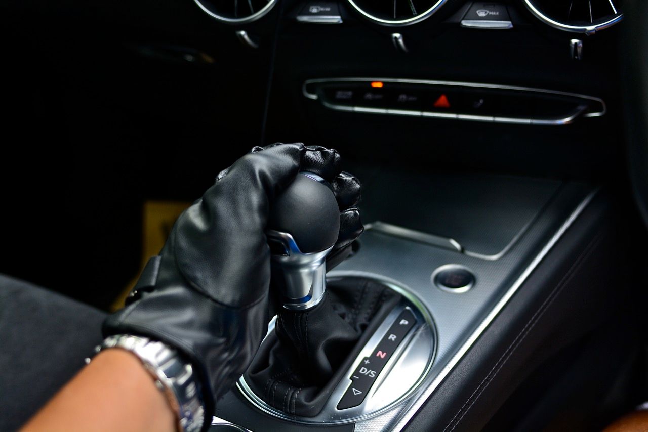 如何驾驶自动挡汽车以避免变速器快速损坏！