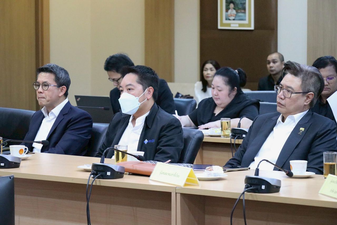 消费者保护局联合银行、保险、金融和手机公司组建团队帮助南部洪水受害者,全面加速救助