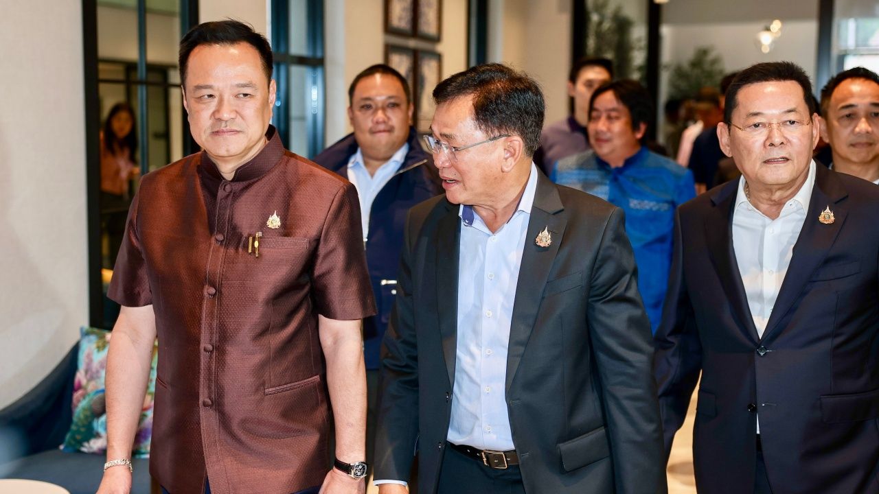 “为泰党迎来高潮多位前议员纷纷加入，埃卡诺特”带领议员表示加入意愿