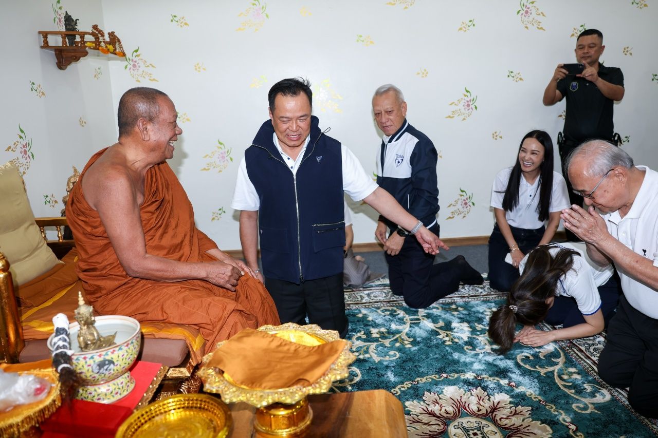 “阿努廷” 在老虎洞寺闭幕与著名和尚闭幕座谈，为竞选甲米州造势