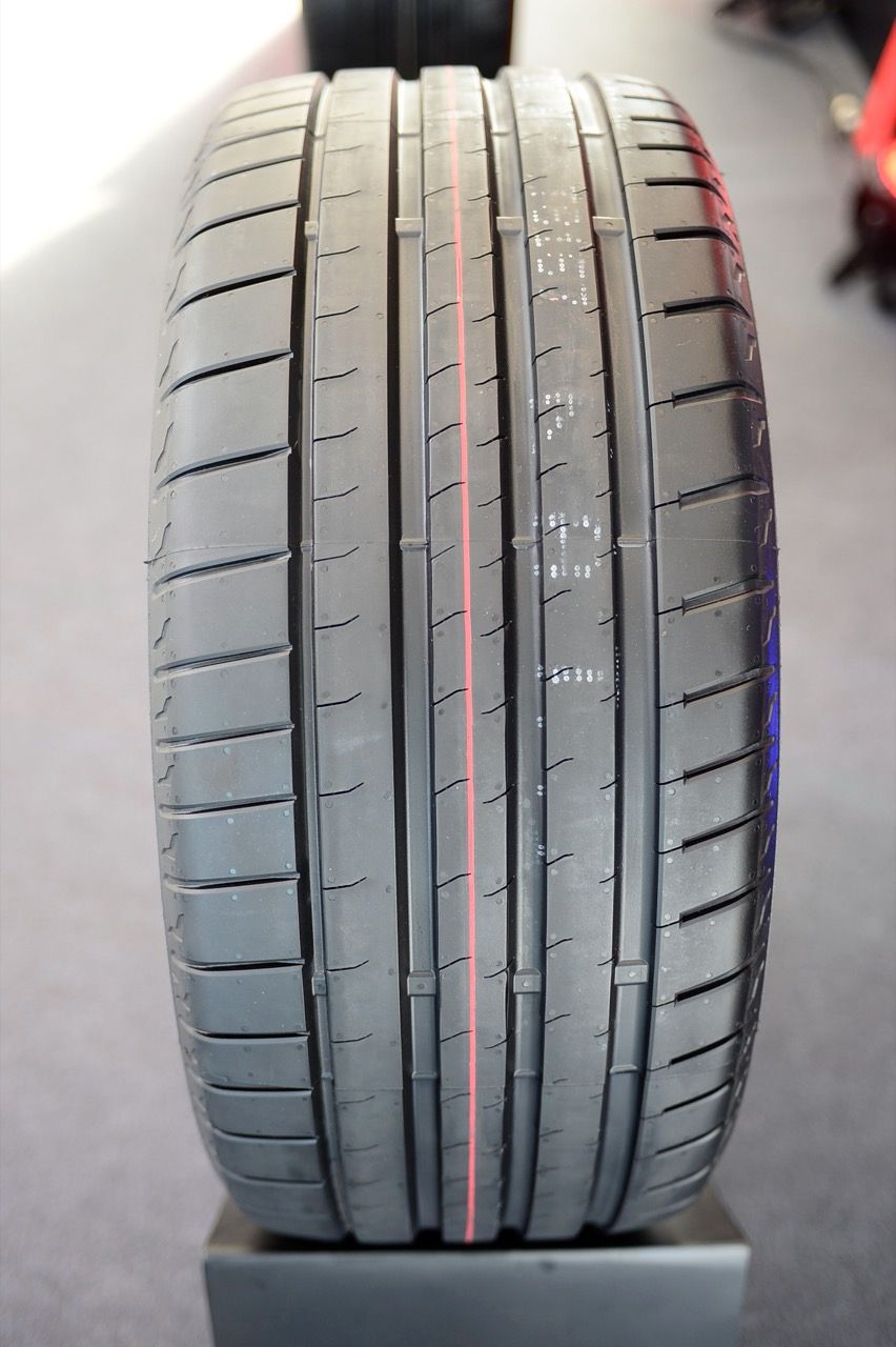 评测 BRIDGESTONE POTENZA Adrenalin RE005