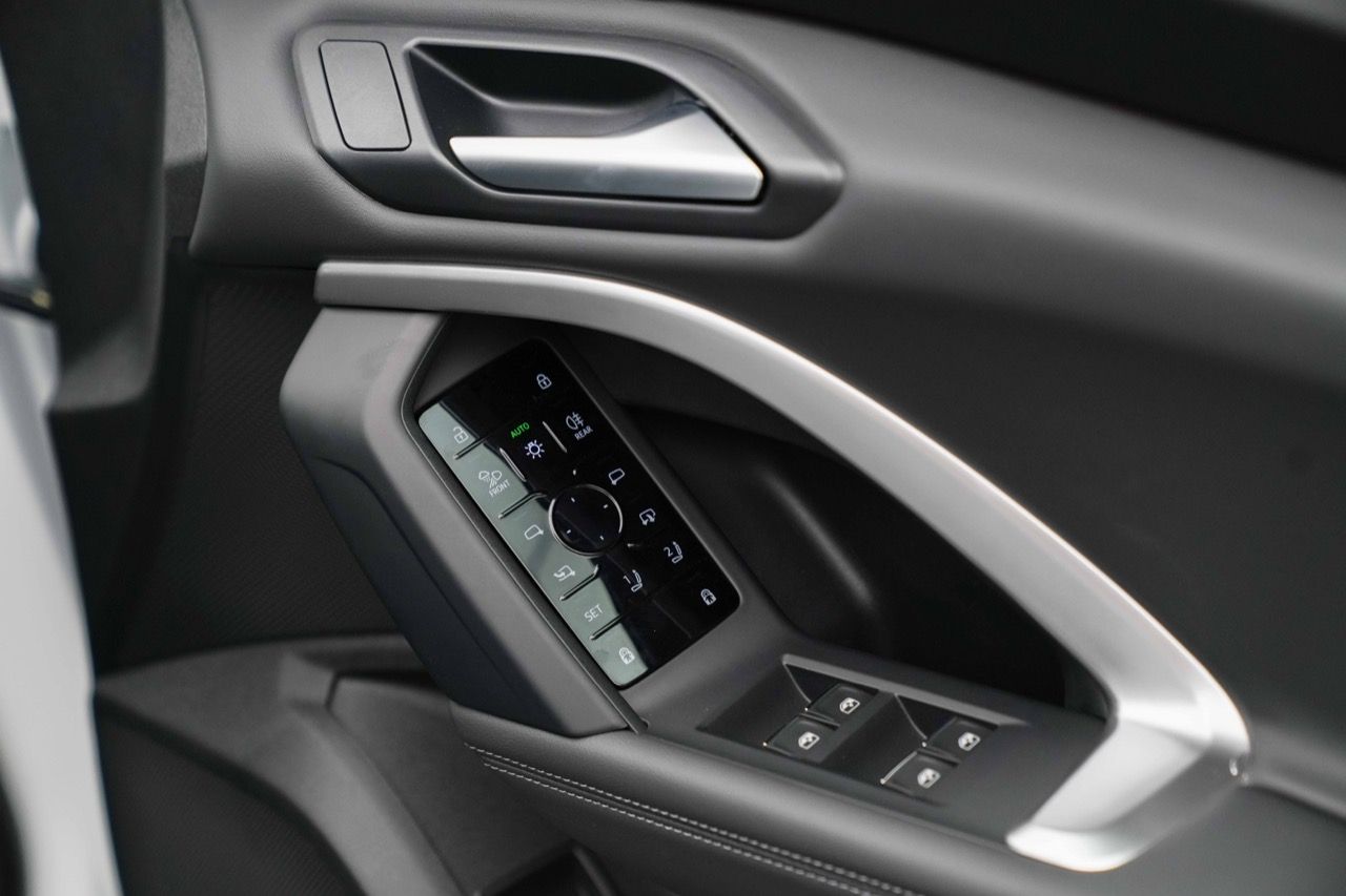 全新一代Q5 e-hybrid在车展亮相，完整版进口