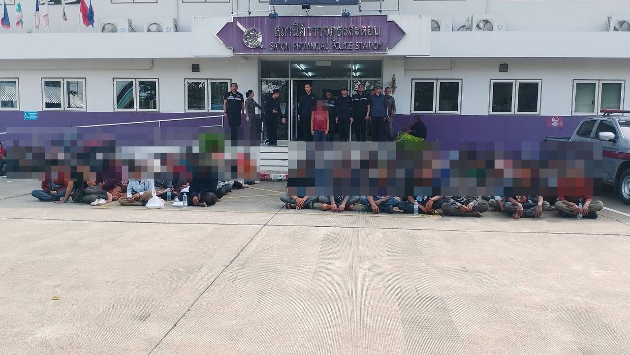 抓获一辆载有108名柬埔寨人的卡车，他们为找工作愿支付近万泰铢