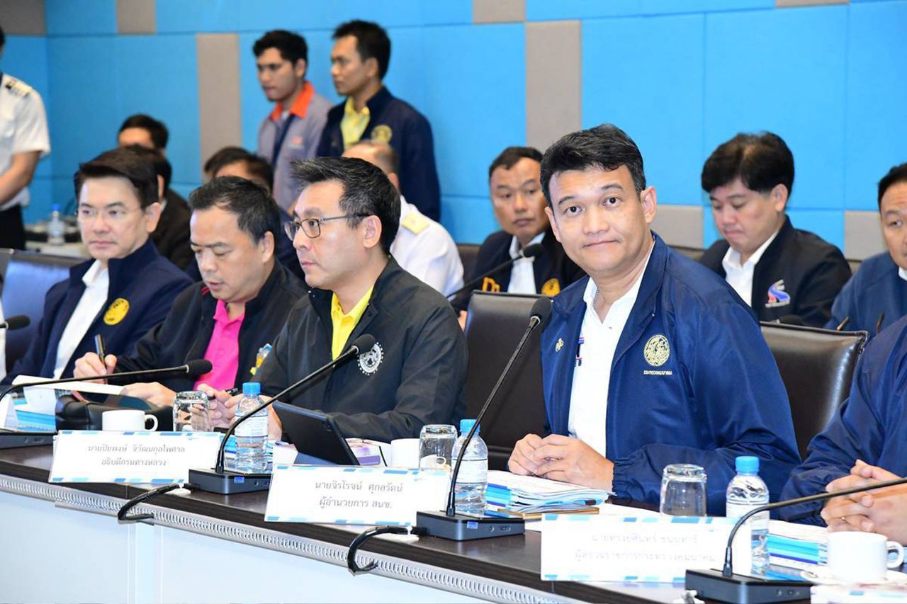 “พิพัฒน์” 在普吉开展工作，紧急解决交通拥堵，提升公共交通和机场连接