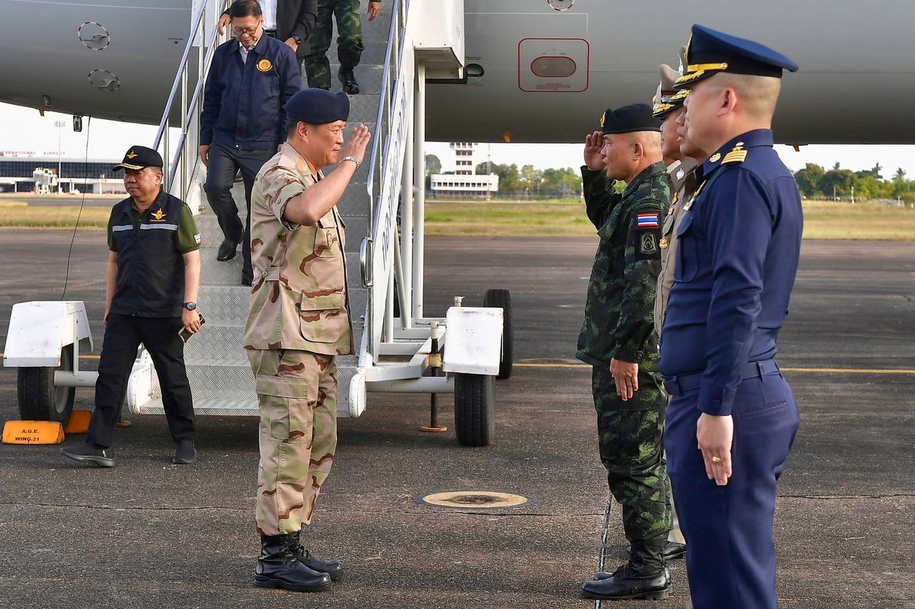 “阿努廷”访问会合－塔玛丽亚基地及攀登丘珍山 在看望触雷士兵之前