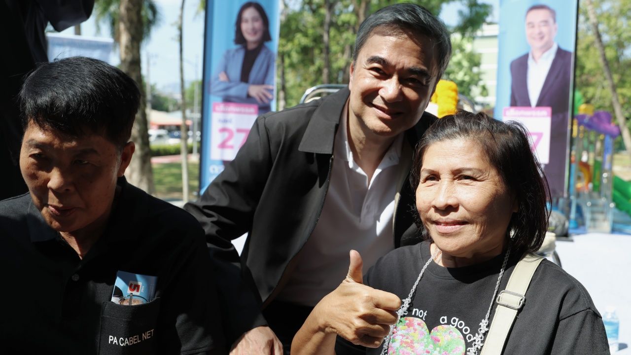 “马克” 带领民主党团队在普吉岛拉票,呼吁支持透明政治,选择真正为人民服务的议员