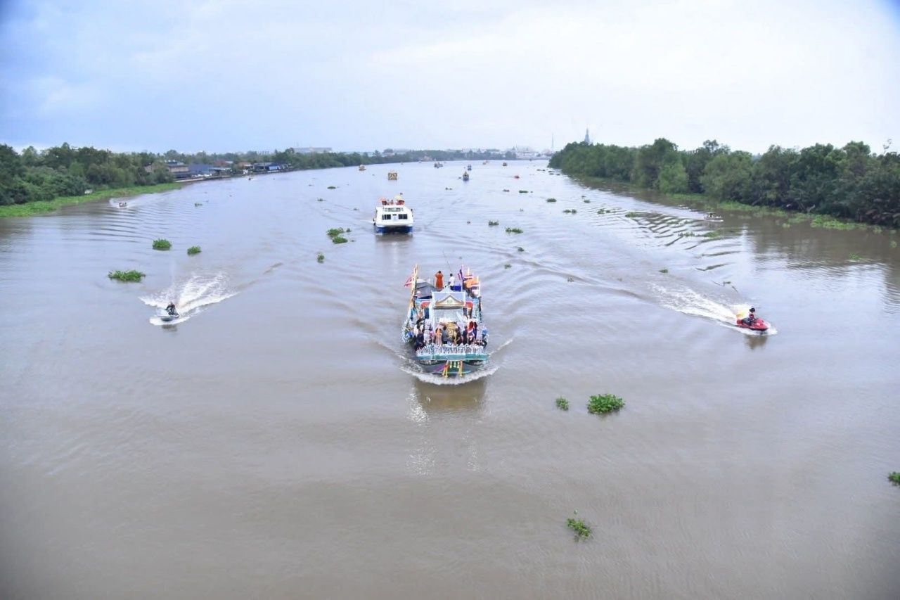 135年信仰！差春骚举办隆重的水上游行活动
