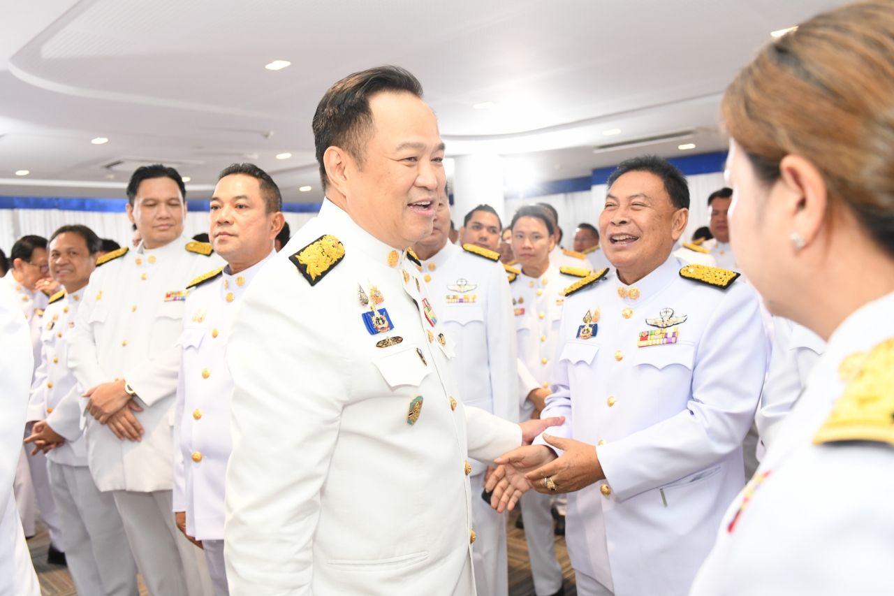 总理透露，明天会完成内阁文件，“萨泰塔”送花篮表示祝贺