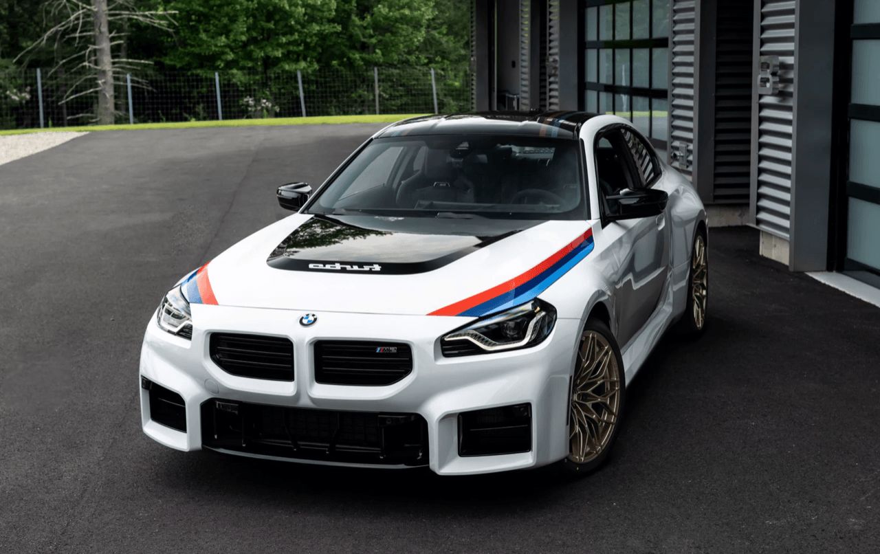 雪白的 BMW M2 Turbo 设计版 2026 仅提供手动变速箱！