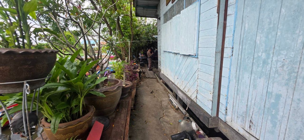 警方射杀毒贩“Boi Bang Kruai” 在Tak Lin Chan警局持枪对峙