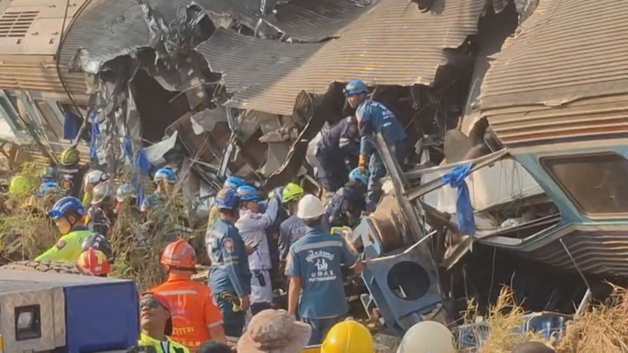 起重机砸中火车，死亡人数飙升至31人，仍有3人失踪，目击者讲述救援经历