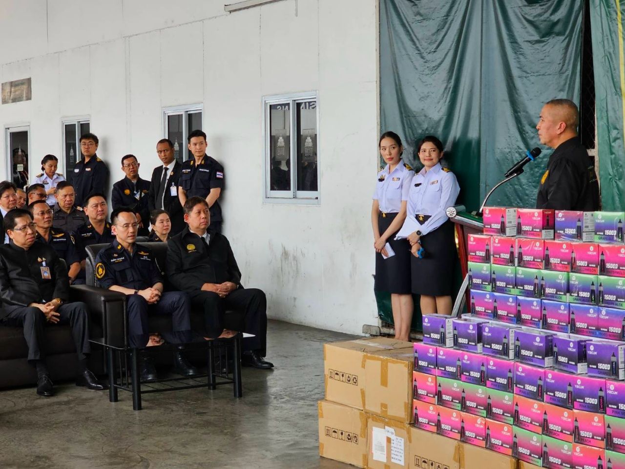 查获46,260件电子烟藏匿于集装箱内，估值超1000万泰铢