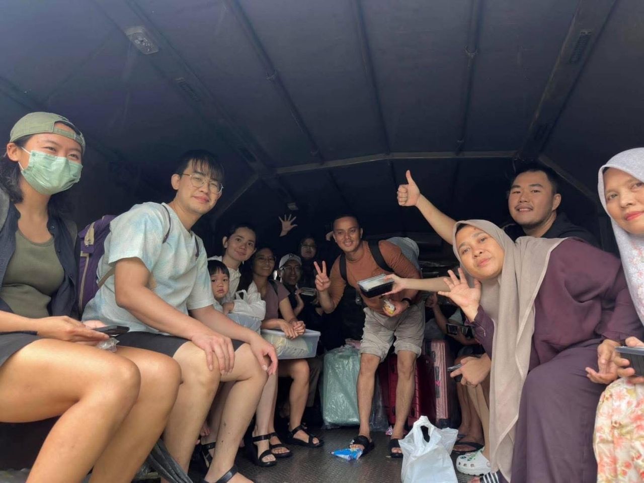 旅游部长公布南部洪水情况整体好转,共援助1,812名游客无滞留