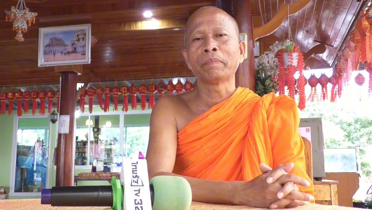 “เจ้าคุณริด” 在披集前主教面前开诚布公，只能拍肩鼓励，要求坚强