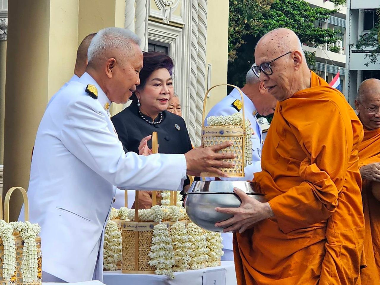 政府举行七日法事，献给皇后诗丽吉陛下的皇家功德