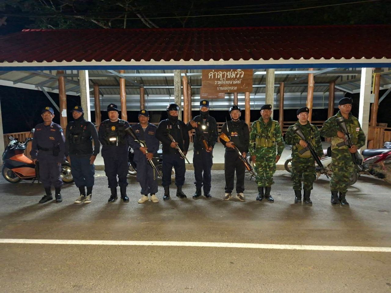 士兵加强边境巡逻 缅甸炮弹落入泰国造成伤亡