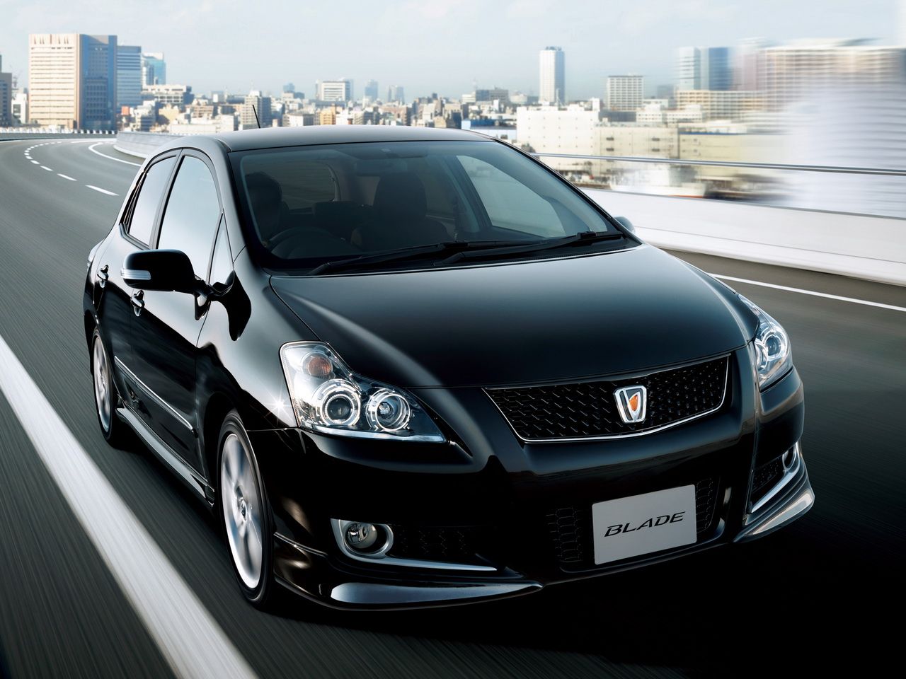 Toyota Blade Master：当大哥丰田打造以Altis为结构的V6 3.5掀背车