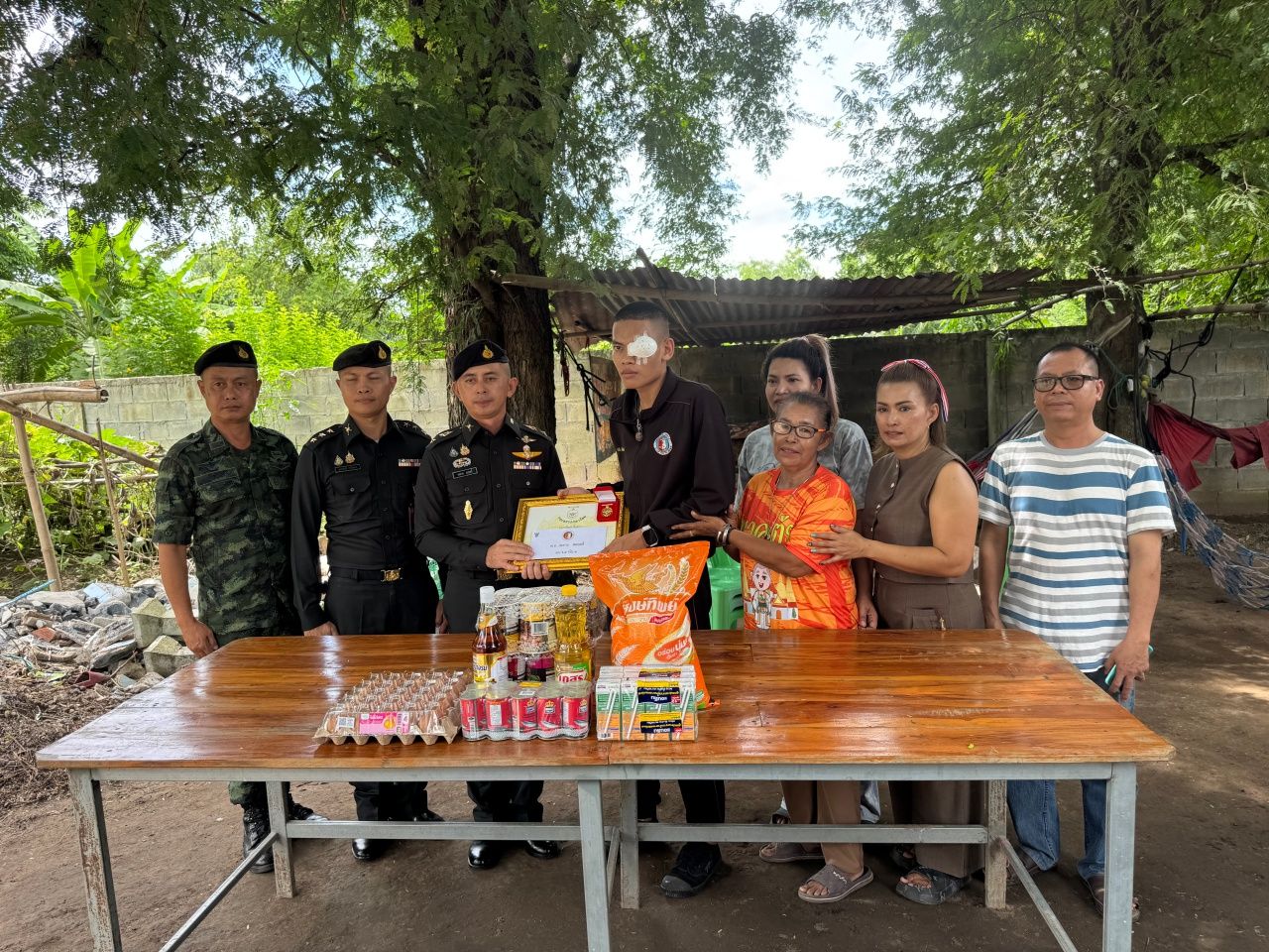 授予“บางระจัน勋章”给“士兵塔万”，他希望继续为“黑衣战士”效力