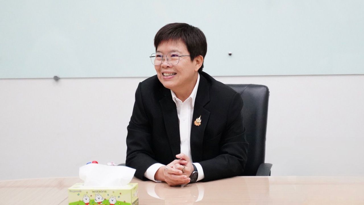 泰国国家车辆管理局做好准备，“Mallika”巡视南部汽车站，强调确保安全，安排新年期间的车辆和司机