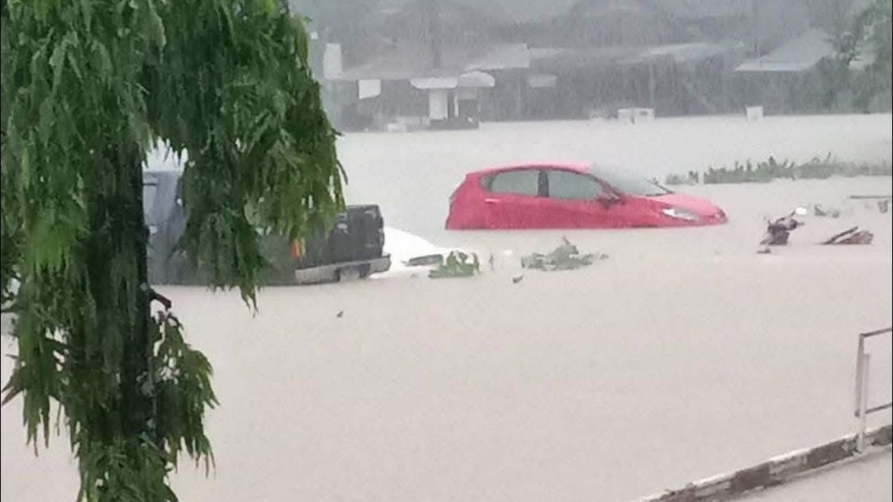 开放图片展示“合艾洪水”损失惨重，居民物品大量受损