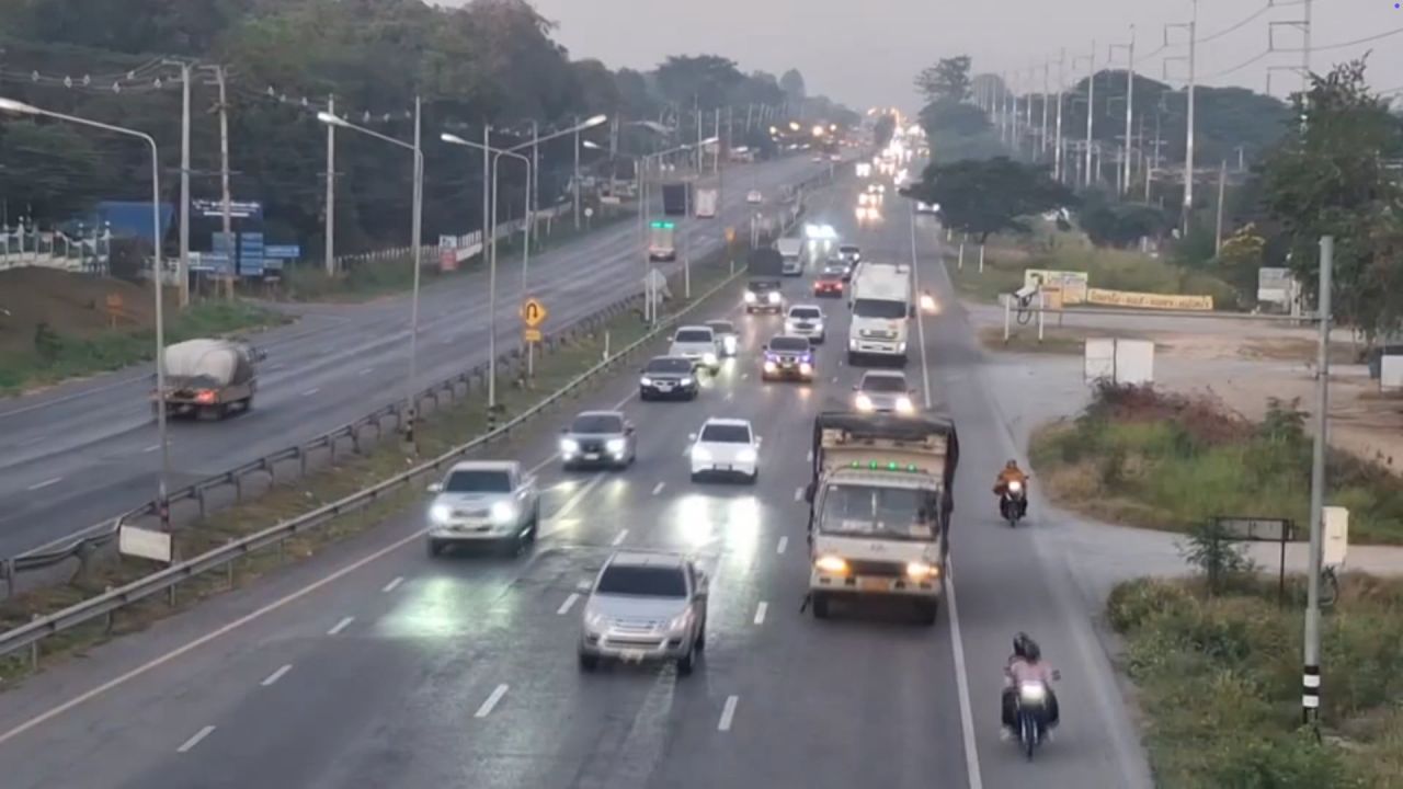 M6 - 友谊公路车流量大 民众新年长假前往东北