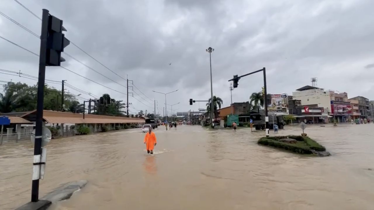 更新“合艾洪水”塞纳隆医院前水位已下降30-50厘米