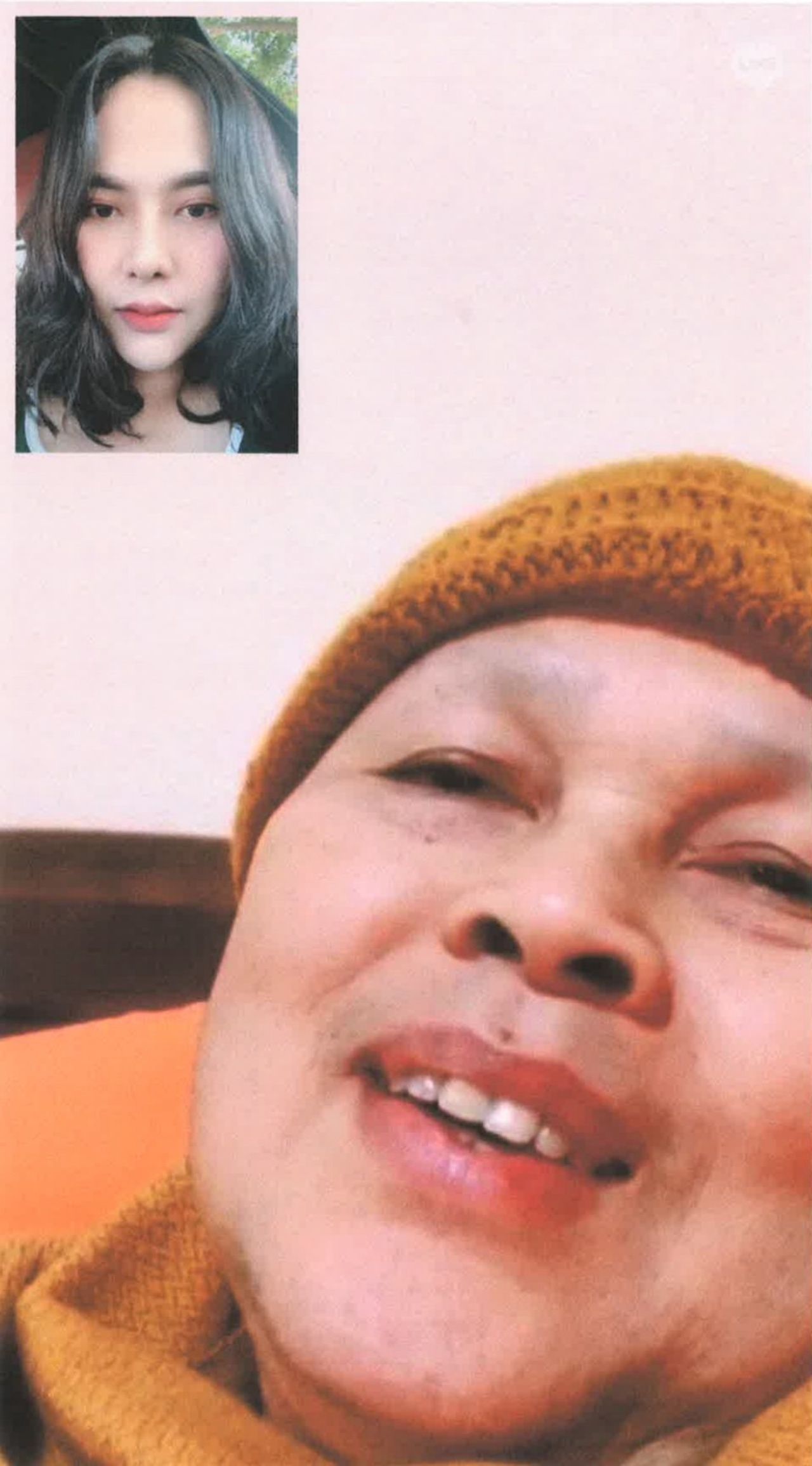 揭露“帕拉帕拉特坤”与“思卡高尔夫”的甜蜜聊天记录，显示恋情纠纷