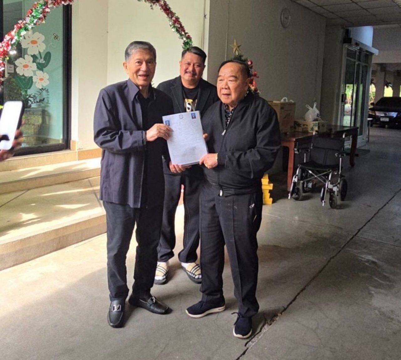 如期而至，“查林”已申请加入民力党，“帕拉维”亲自欢迎，气氛愉悦