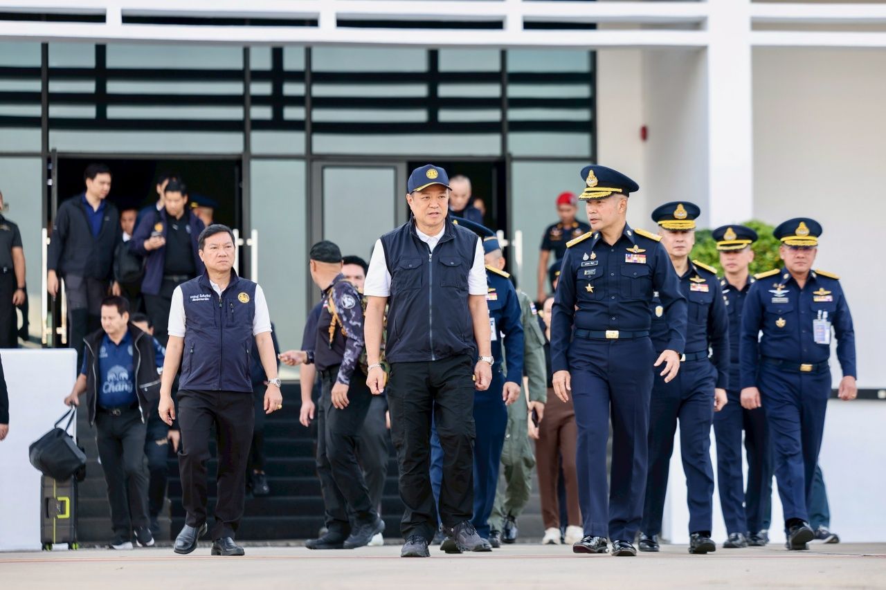 “查达” 送平底船、摩托艇、干粮和鸡蛋,加入总理小组前往宋卡洪水灾区