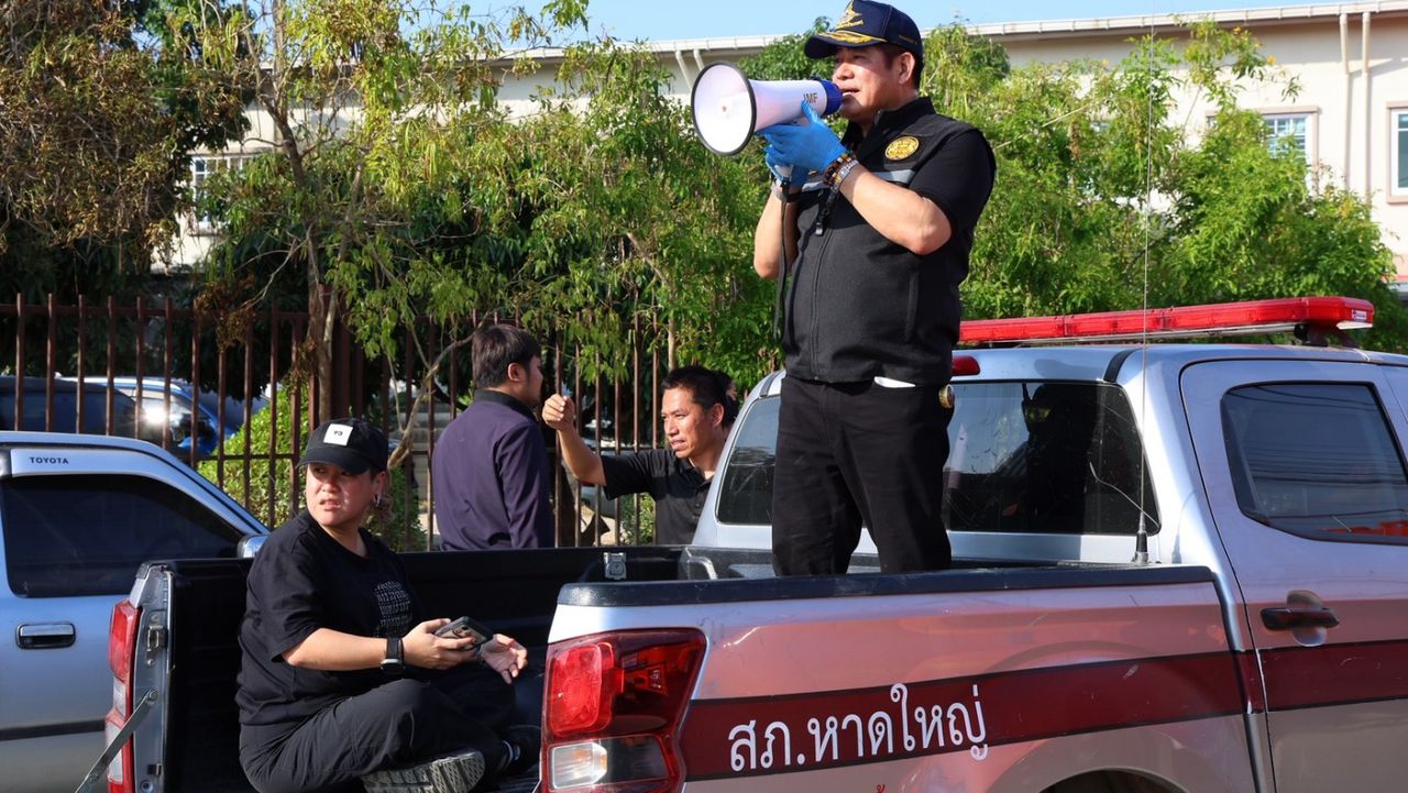 “达姆纳斯”带领四个部门继续推进合艾，分发太阳能板解决电力问题