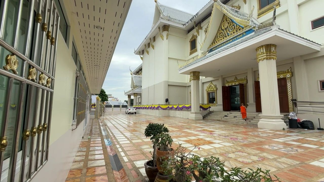 ​วัดโสธร助理主持人已经还俗，与女信徒高尔夫有关，村民表示遗憾