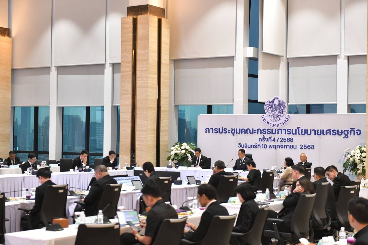 “阿努霆”召集国家安全会议，泰柬边境紧张升级，称密切关注泰国反应