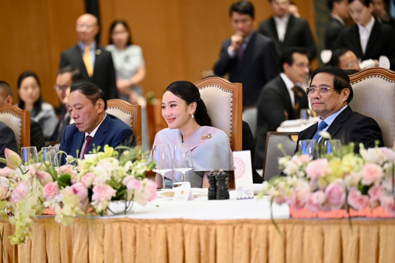 越南政府举办晚宴欢迎“英拉总理”强调紧密关系