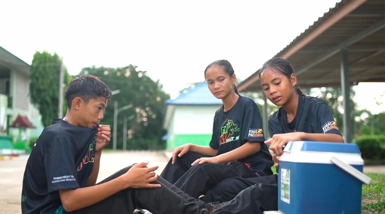 12 岁的年轻斗士“小明”参加马拉松比赛赢取奖金为卧床不起的曾祖母