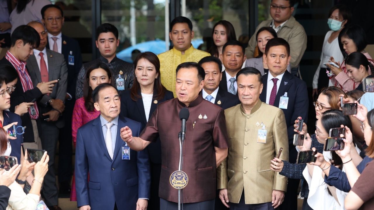 “阿努廷”强调，如果被撤销内政部职位，将准备成为反对派，如需改组内阁则需从头讨论