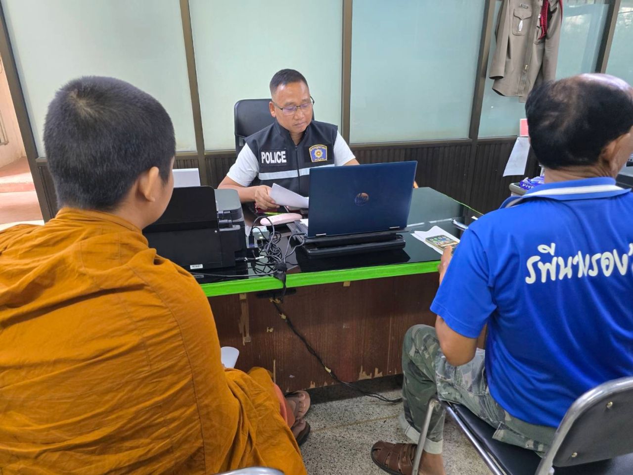 著名布里兰僧侣指示律师起诉著名专页 涉及AI合成图片