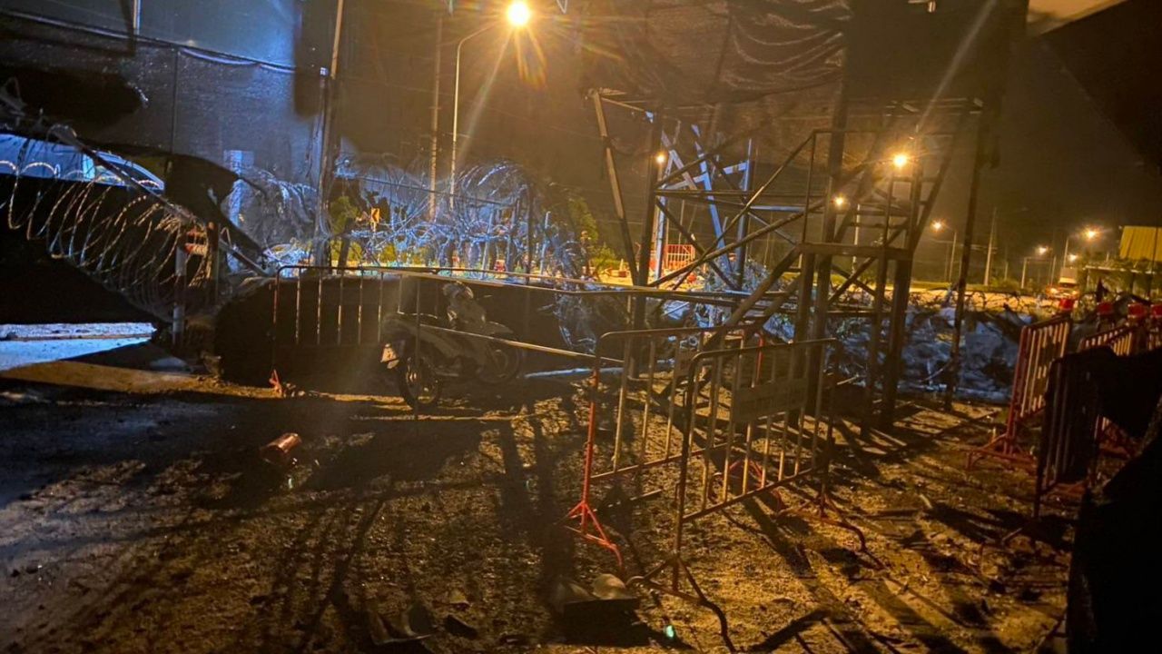 汽车炸弹袭击撒拉迈地区保护基地，三名志愿者受伤，监控记录嫌犯驾车并逃离