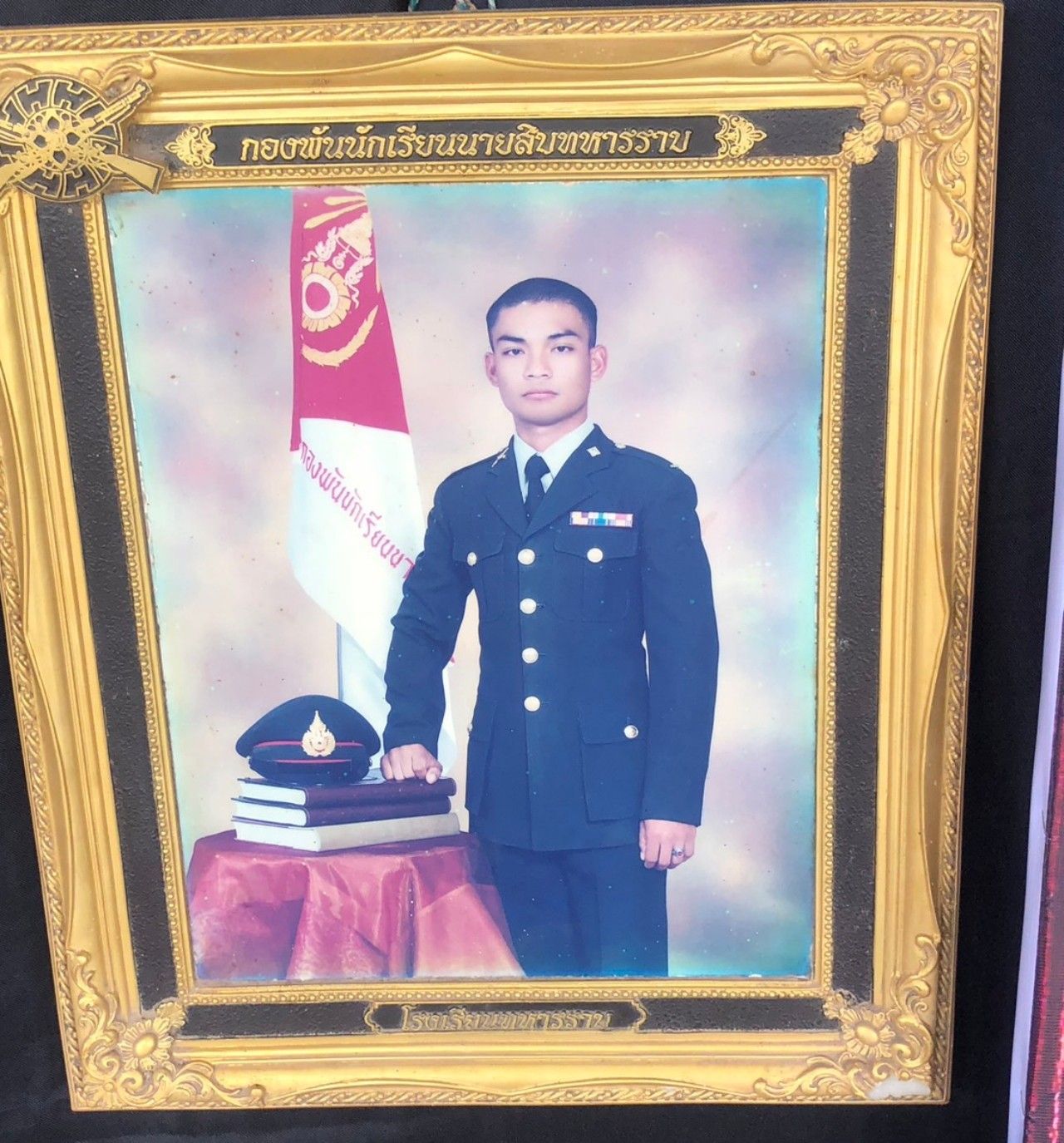 表彰加利信的终极斗士“พลพร ทาบรรหาร”:无畏癌痛,捍卫祖国至死