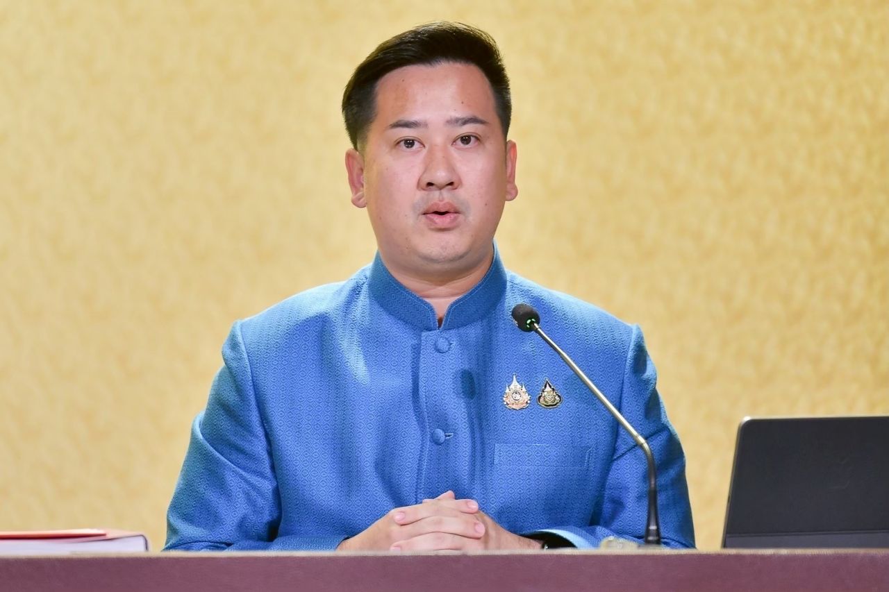 政府邀请参加8月12日的母亲节活动，内阁会议延至8月19日