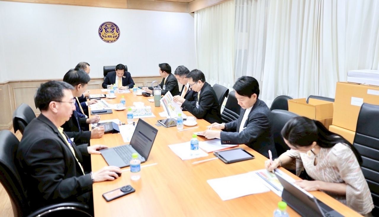 “皮拉攀” 紧急讨论价格和储备石油措施，因伊朗决定关闭霍尔木兹海峡