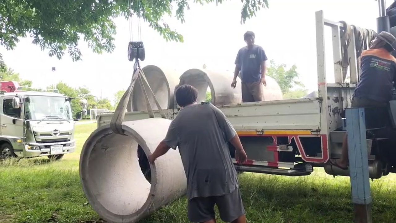 感动，123根水泥管捐赠给边境7所学校作为防空洞