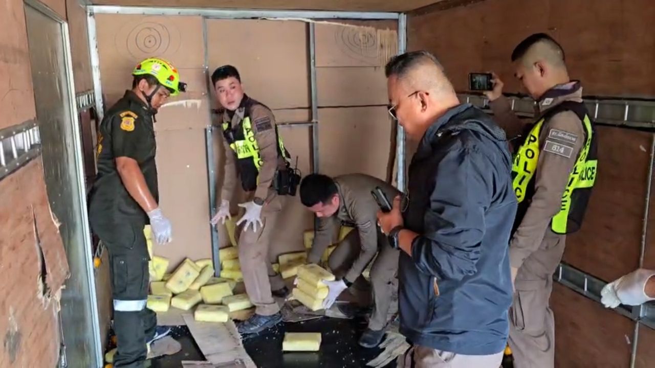 查获53万粒冰毒藏匿于腐烂橙子中企图掩盖气味，从帕尧运往巴吞他尼