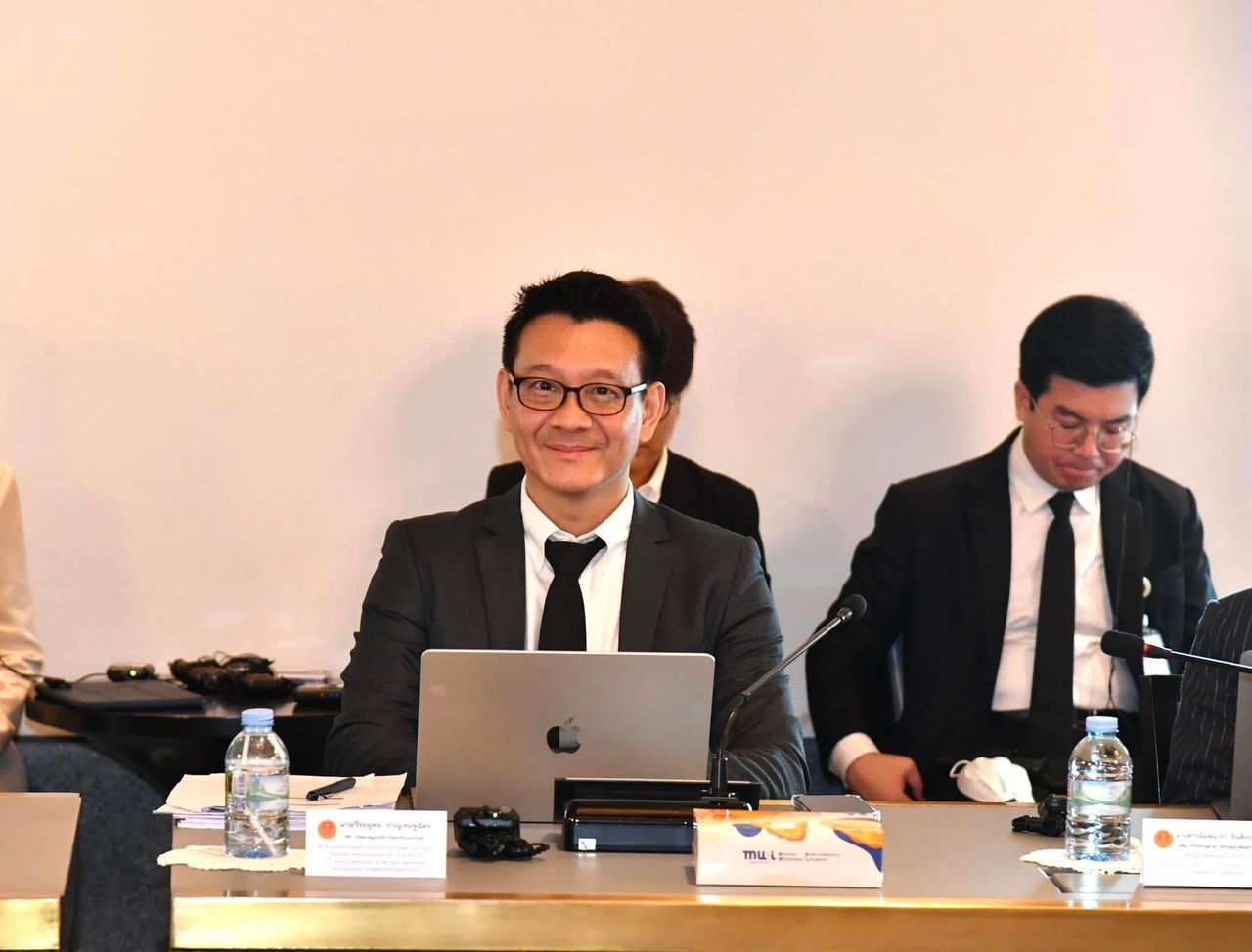 维拉育·甘珠差特的背景：无意外成为民众党总理候选人