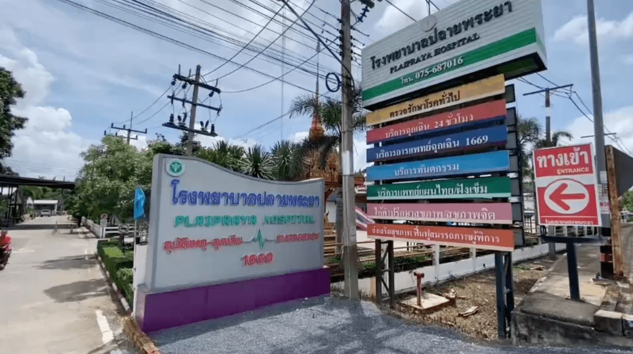 皮卡司机回应阻碍急救车事件，称因无人协助需亲自推母亲入急诊室