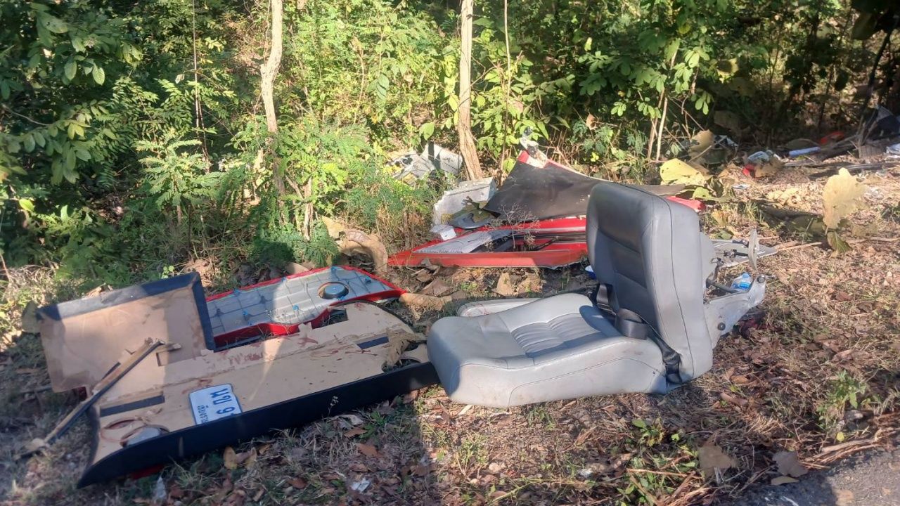 7人受伤 “旅游巴士”失控撞上树 在清迈-普劳街道