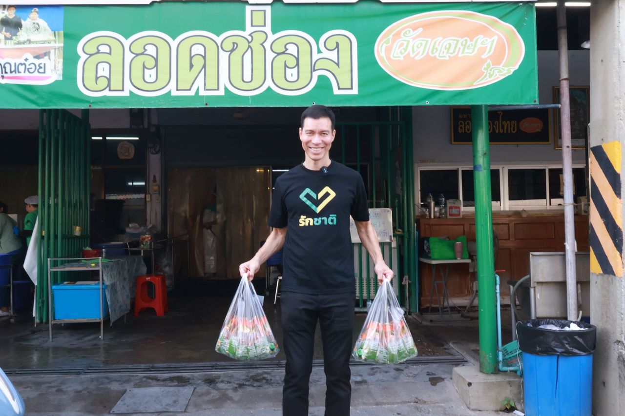 “柴武治-詹沙”品尝瓦杰寺的糖水，走访马哈柴市场，推动一证通达资金政策