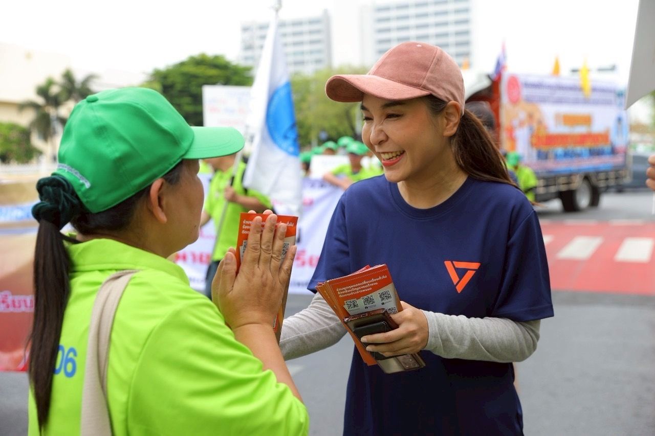 人民党参与劳动节游行，提议增加休息日和月经假3天/月