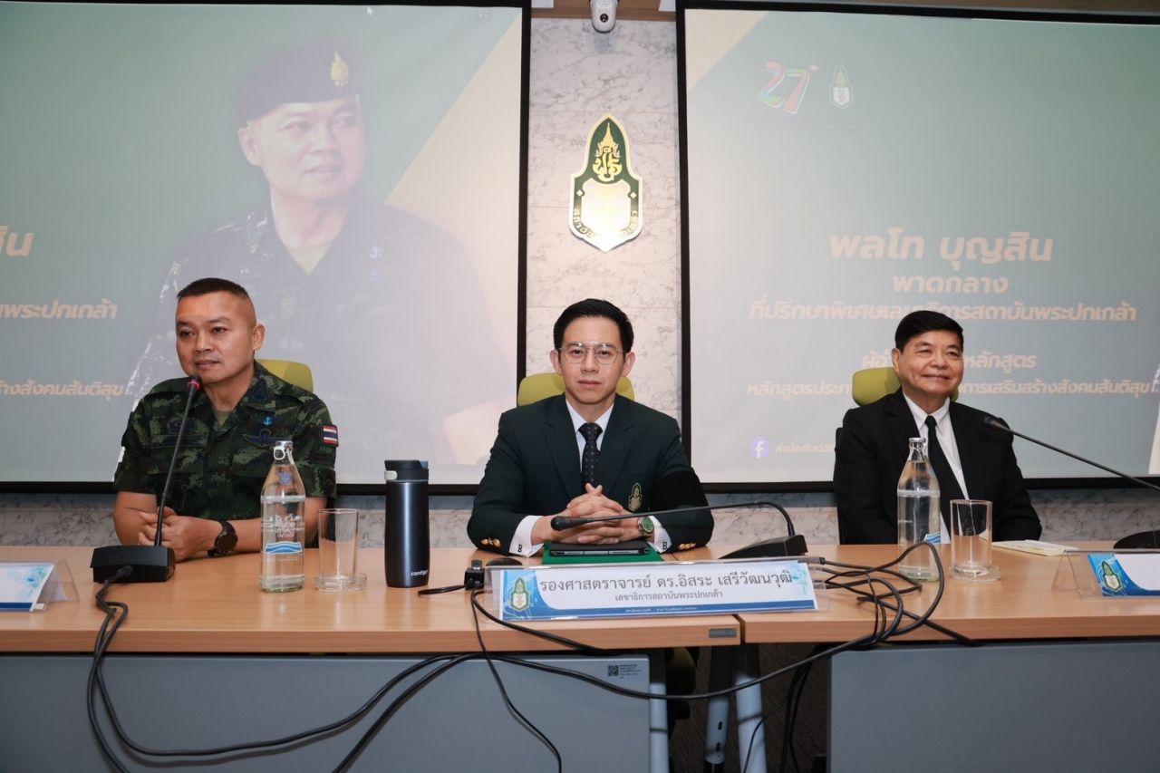 “伊萨腊” 推出 “大虾” 担任公共政策学校课程主任,建议国家公务员多下基层而不是在办公室