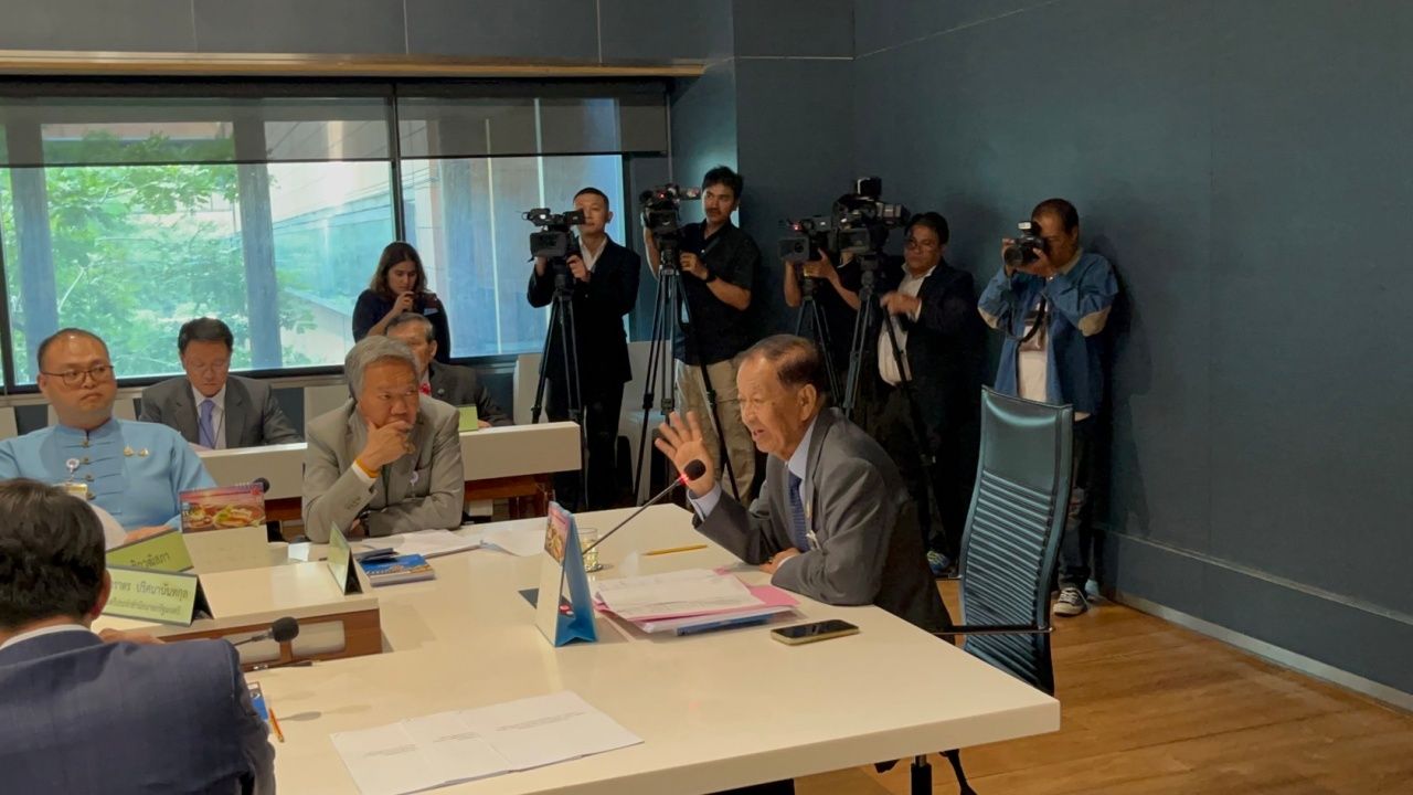 “三方会晤”决定在10月14-15日开会讨论修宪事项，“帕拉多尔”相信可以在下次会议内完成第2-3项议程