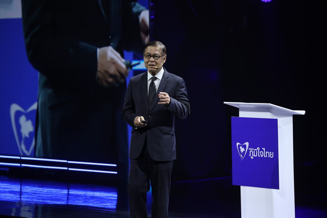 “西哈萨克 瓦凯特乔” 的简历：从外部部长到泰国自豪党候选总理